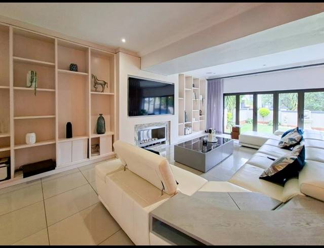 4 BEDROOM HOUSE FOR SALE IN MIDSTREAM ESTATE